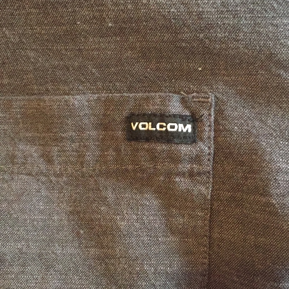 ***SOLD***Men’s Volcom Grey Button Down Sz Small - Picture 5 of 8